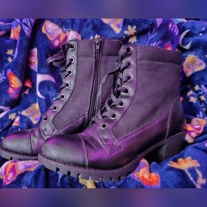 XOXO Black Women's High Heeled Combat Boots Zipper Closure 7.5